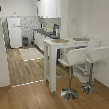 Apartment Aura