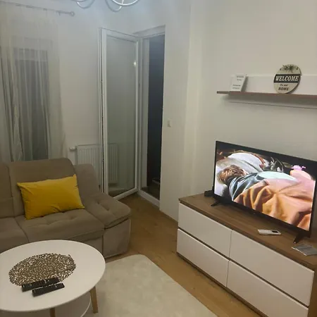 Aura Apartment *