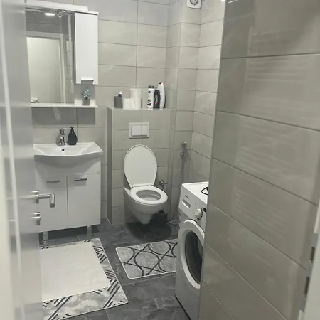 Aura Apartment *