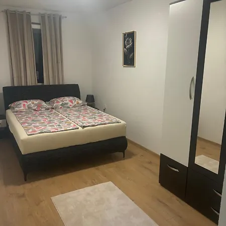 Apartment Aura *